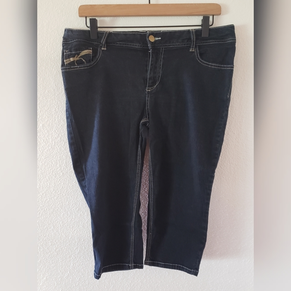 SO Wear It Declare It Blue Denim Capri Jeans